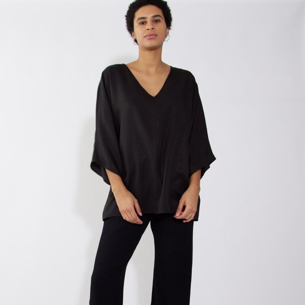 Women's Black V-Neck Tunic Top